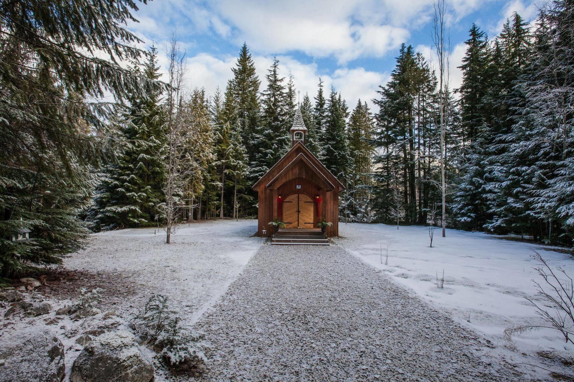 Mulvehill Creek Wilderness Inn And Wedding Chapel Revelstoke Eksteriør bilde