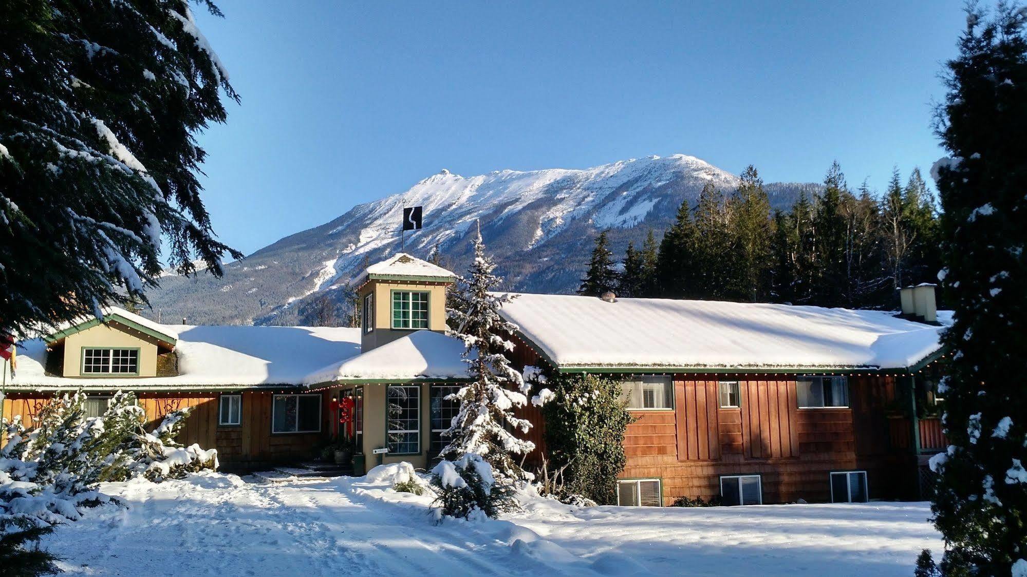 Mulvehill Creek Wilderness Inn And Wedding Chapel Revelstoke Eksteriør bilde