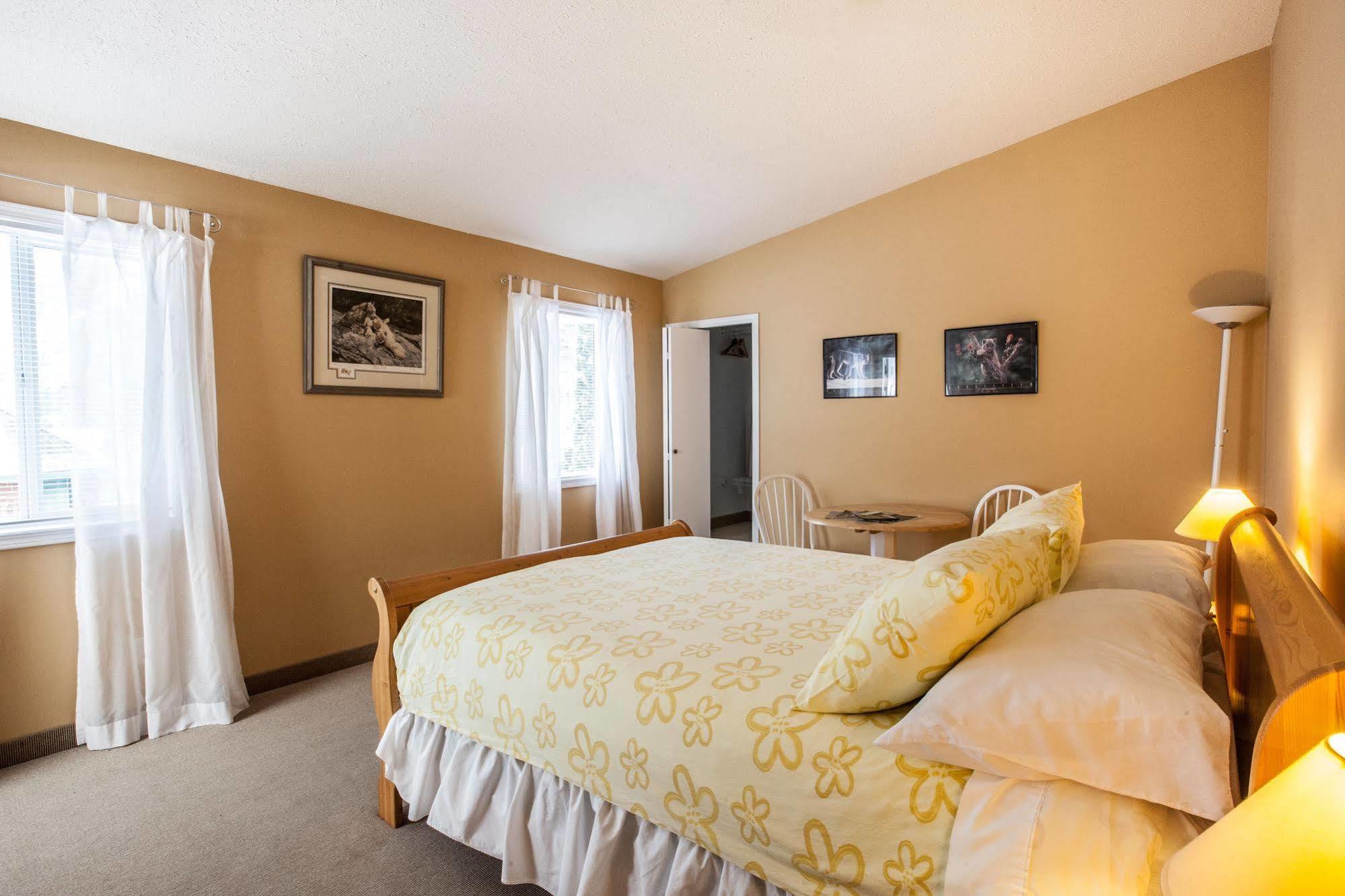 Mulvehill Creek Wilderness Inn And Wedding Chapel Revelstoke Eksteriør bilde